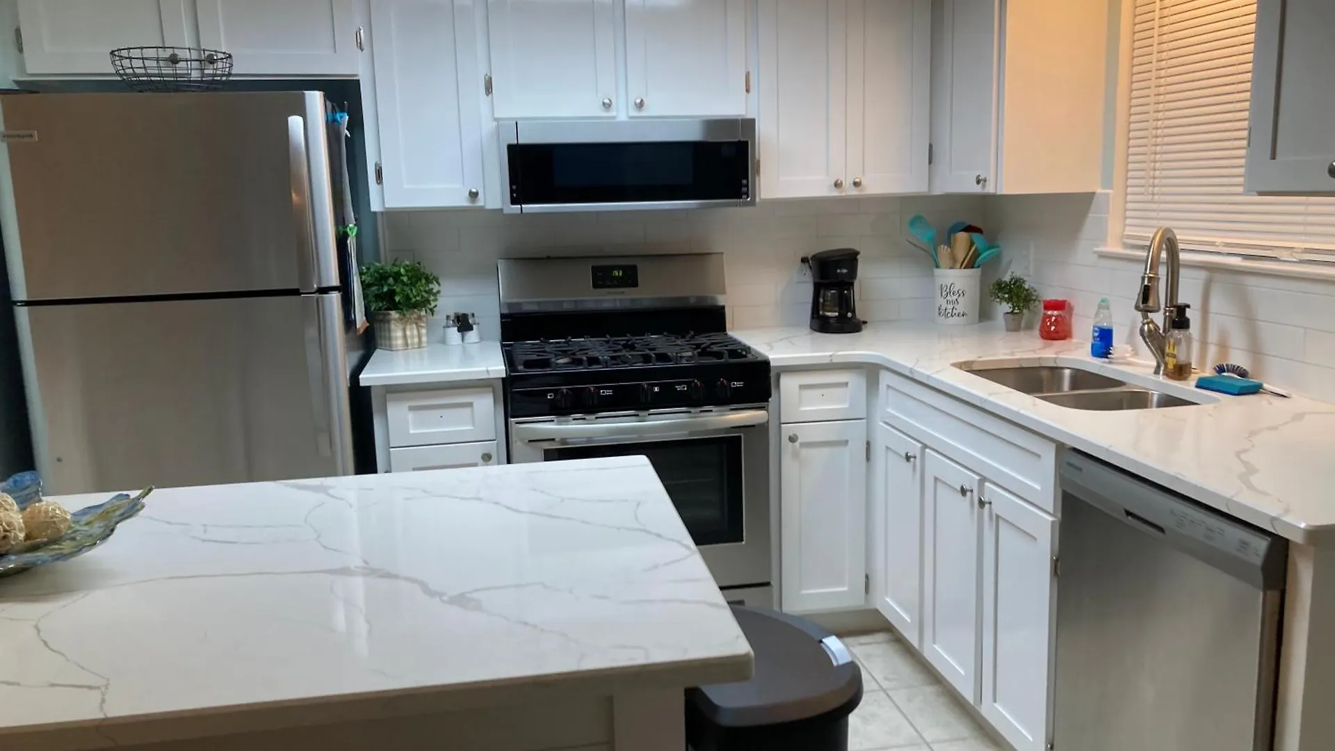 Beach Access Close To Walmart, Bowling,Skating And Game Room Panama City Beach Holiday home