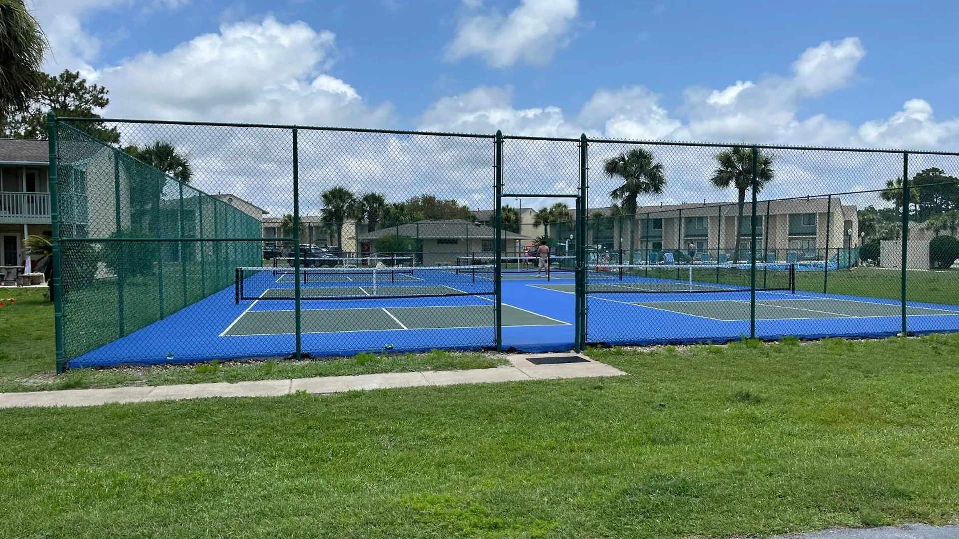 Beach Access Close To Walmart, Bowling,Skating And Game Room Panama City Beach