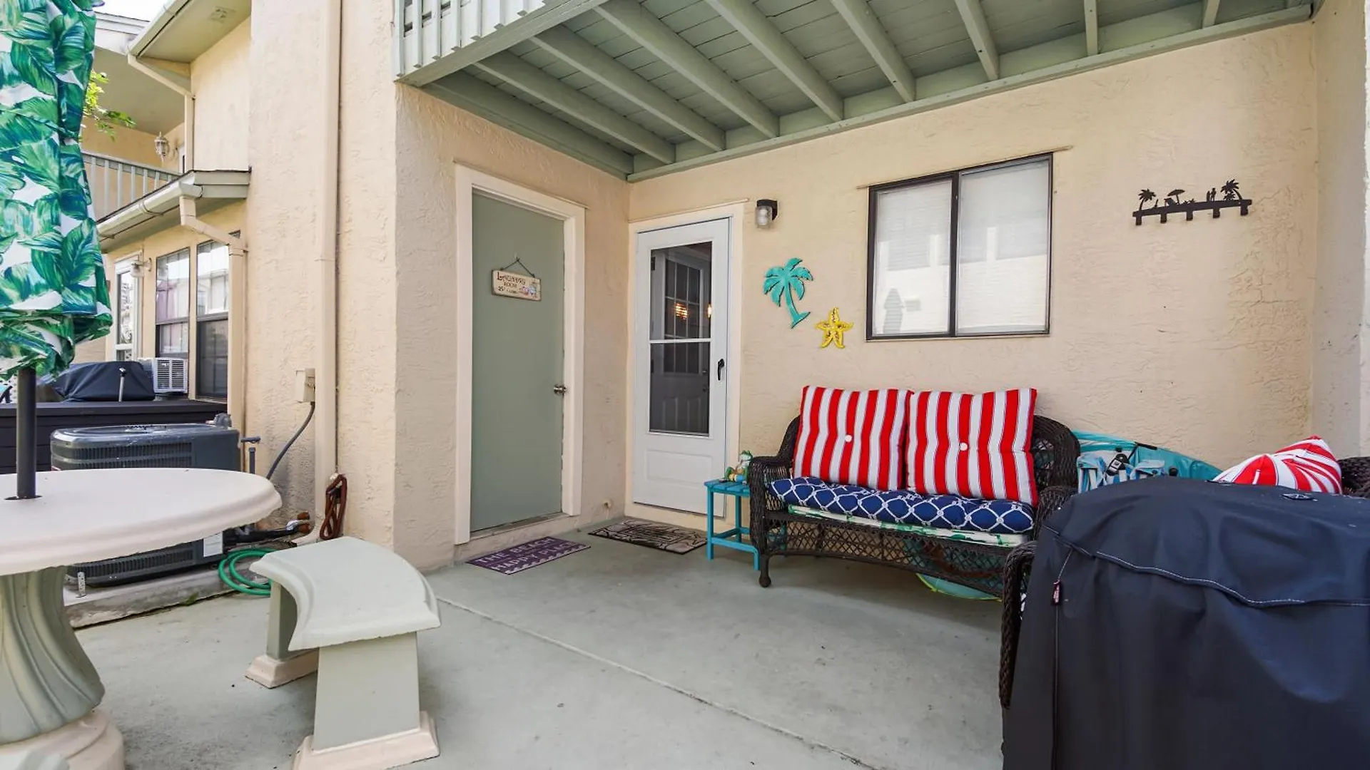 Beach Access Close To Walmart, Bowling,Skating And Game Room Panama City Beach Holiday home
