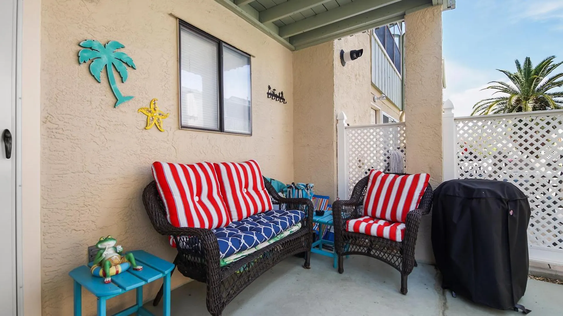 Beach Access Close To Walmart, Bowling,Skating And Game Room Panama City Beach Holiday home