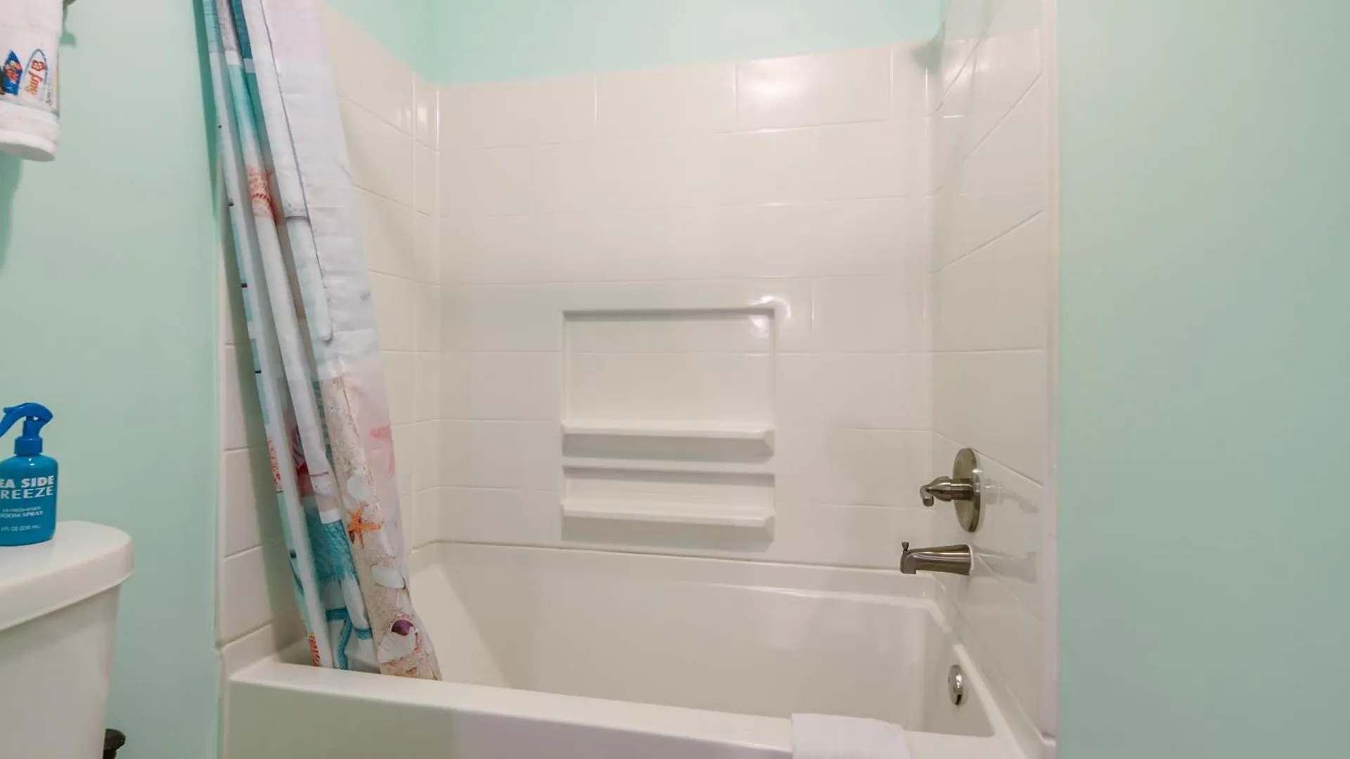 Beach Access Close To Walmart, Bowling,Skating And Game Room Panama City Beach Holiday home