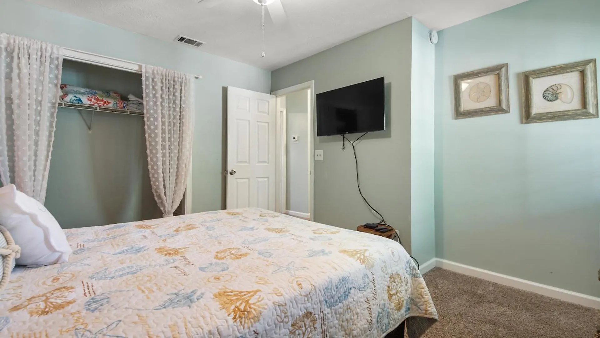 Holiday home Beach Access Close To Walmart, Bowling,Skating And Game Room Panama City Beach United States