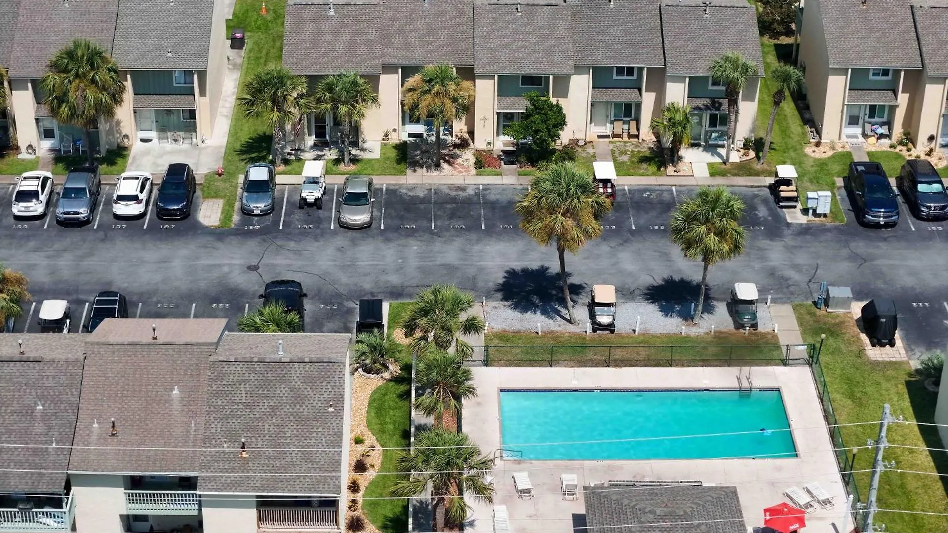 Beach Access Close To Walmart, Bowling,Skating And Game Room Panama City Beach Holiday home