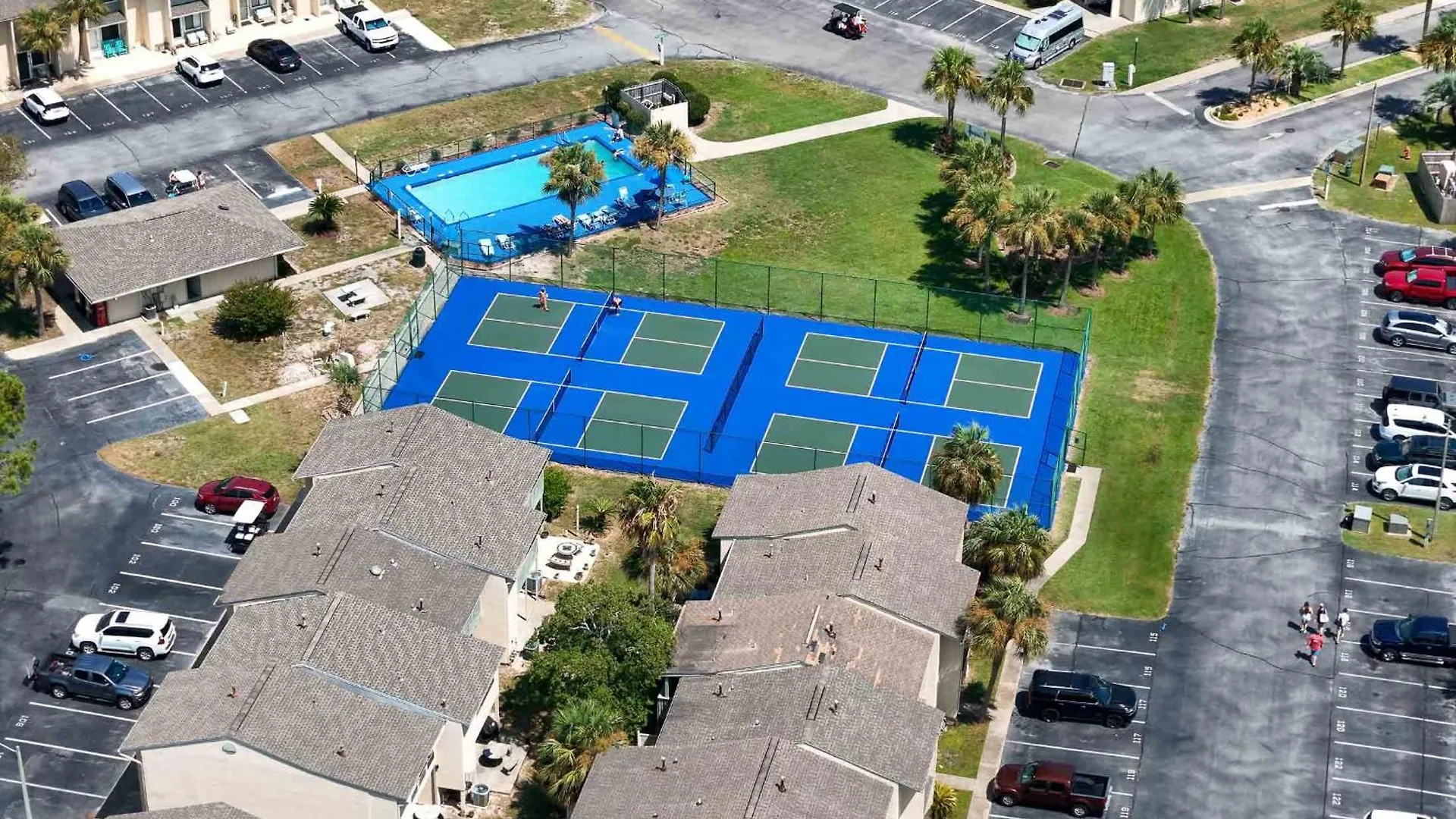 Beach Access Close To Walmart, Bowling,Skating And Game Room Panama City Beach